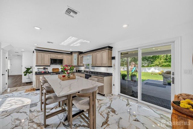 586 Englishtown Road, Monroe, NJ 08831