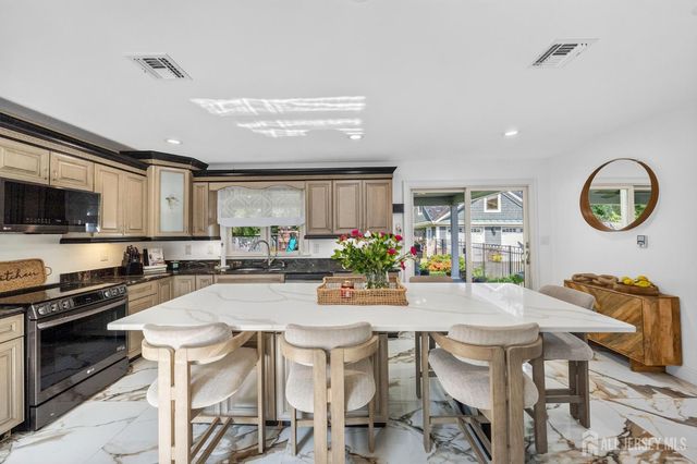 586 Englishtown Road, Monroe, NJ 08831