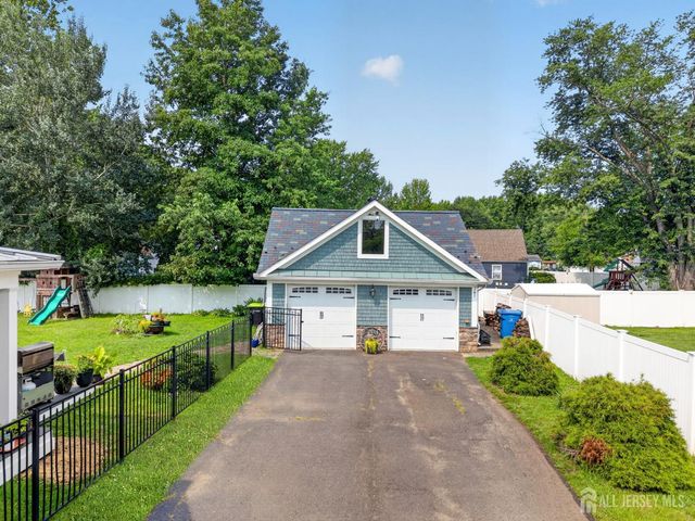 586 Englishtown Road, Monroe, NJ 08831