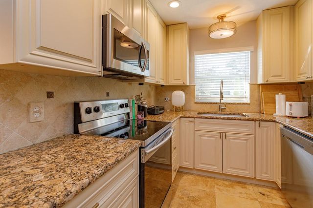 1105 STRATHMORE DRIVE, Orlando, FL 32806