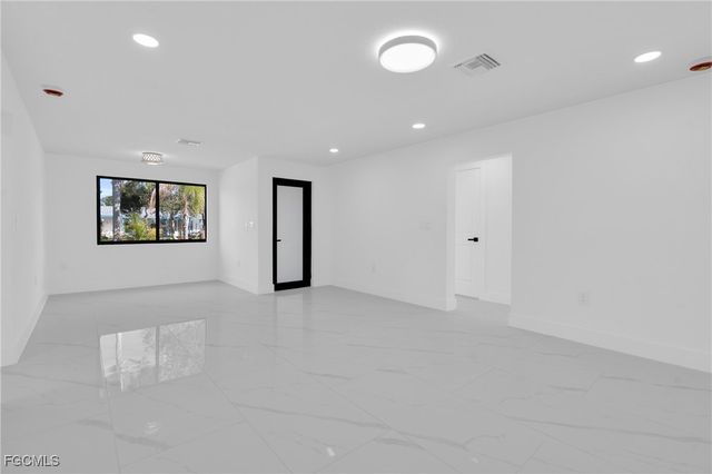 356 New York DR, Fort Myers, FL 33905