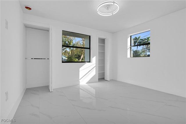 356 New York DR, Fort Myers, FL 33905