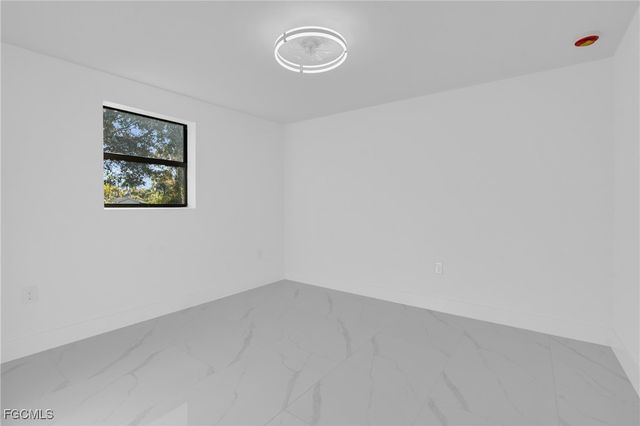 356 New York DR, Fort Myers, FL 33905