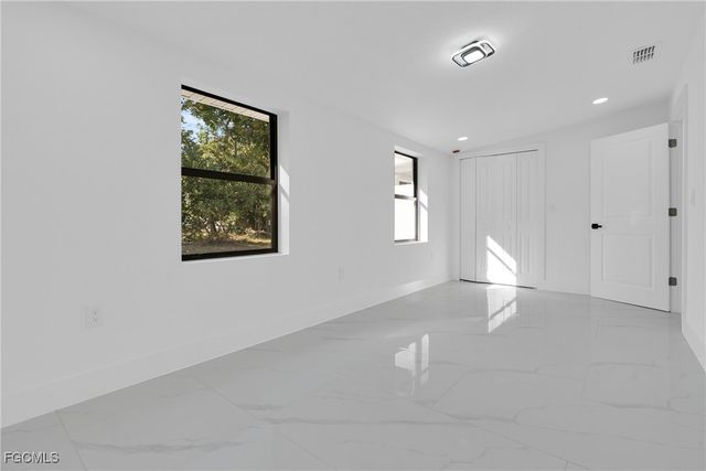 356 New York DR, Fort Myers, FL 33905