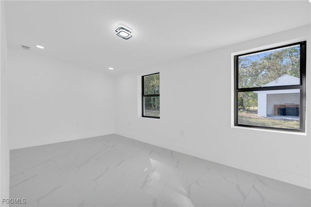 356 New York DR, Fort Myers, FL 33905