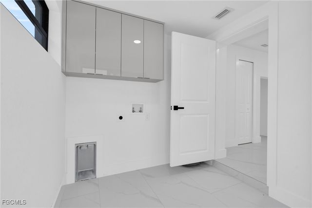 356 New York DR, Fort Myers, FL 33905