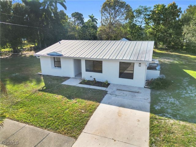 356 New York DR, Fort Myers, FL 33905
