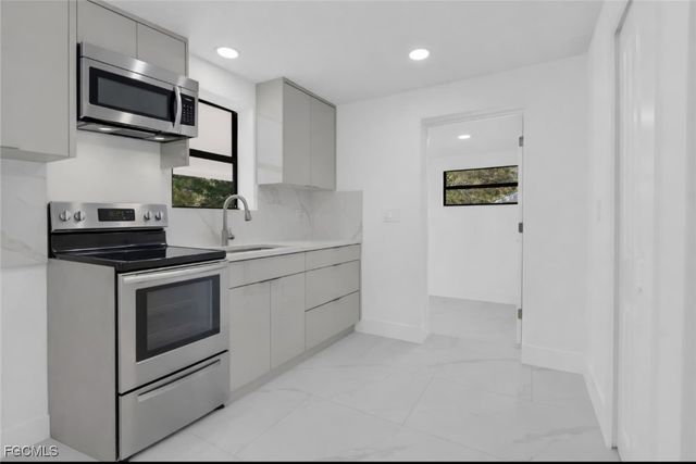 356 New York DR, Fort Myers, FL 33905