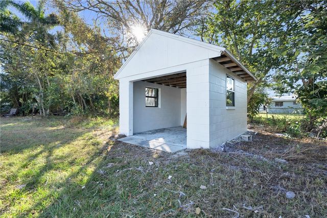 356 New York DR, Fort Myers, FL 33905