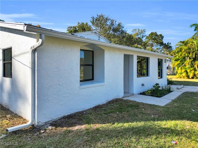 356 New York DR, Fort Myers, FL 33905