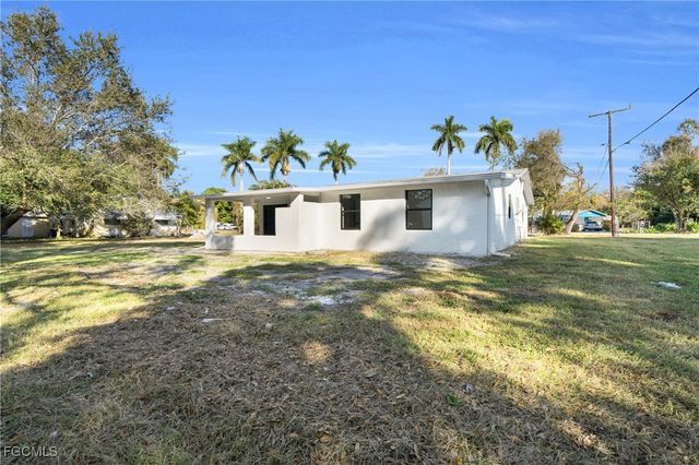 356 New York DR, Fort Myers, FL 33905