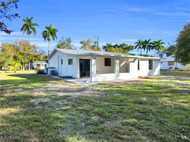 356 New York DR, Fort Myers, FL 33905