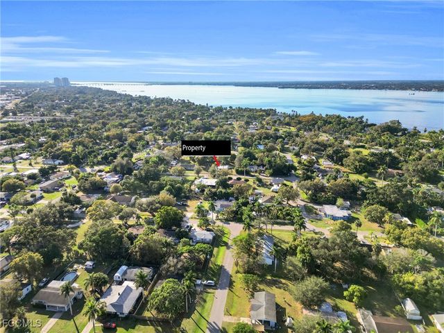 356 New York DR, Fort Myers, FL 33905