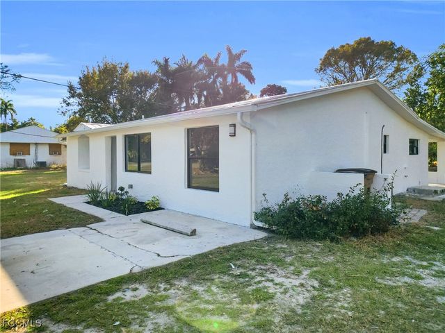 356 New York DR, Fort Myers, FL 33905