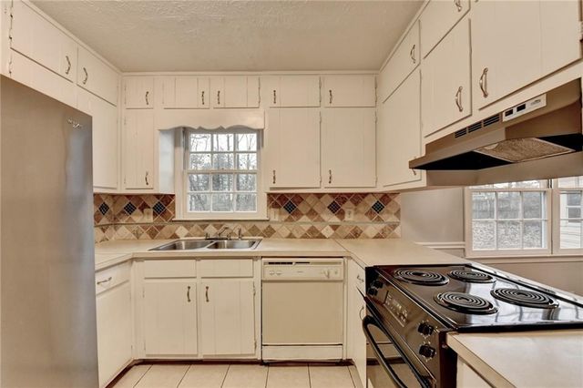 493 Tracy Court, Lawrenceville, GA 30046