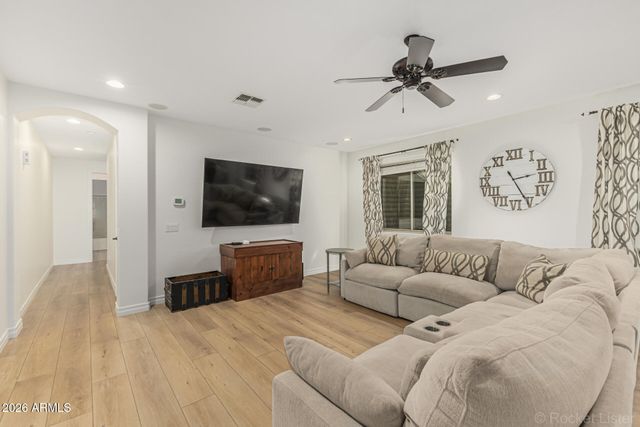 1397 E GLACIER Place, Chandler, AZ 85249