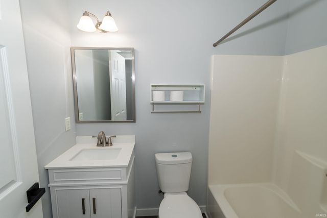 501 Shepherds Cove Drive, Osceola, IN 46561