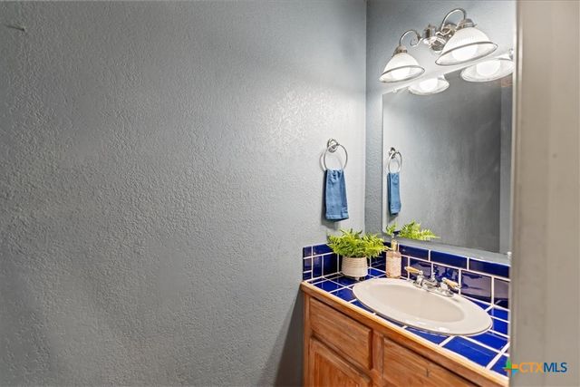 9 Ridgewood Circle, Wimberley, TX 78676