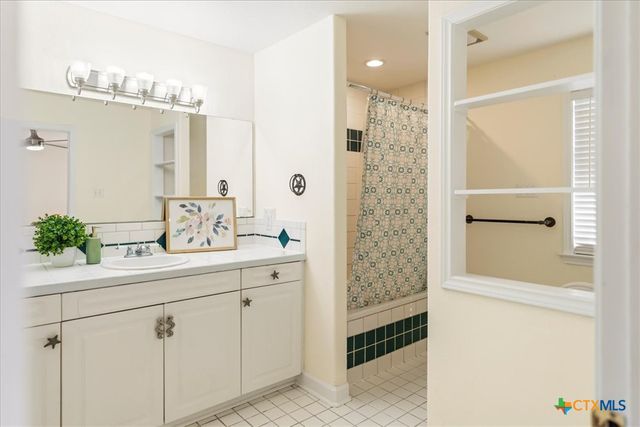 9 Ridgewood Circle, Wimberley, TX 78676