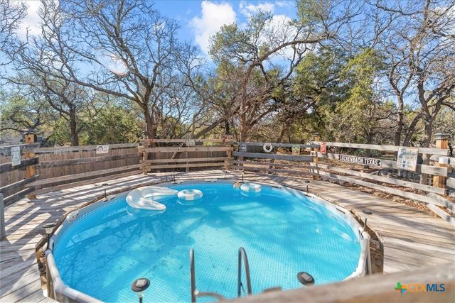 9 Ridgewood Circle, Wimberley, TX 78676