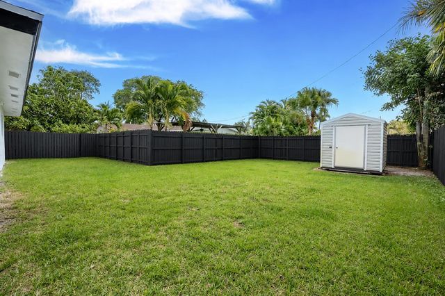 3468 NE 17th Avenue 2, Oakland Park, FL 33334