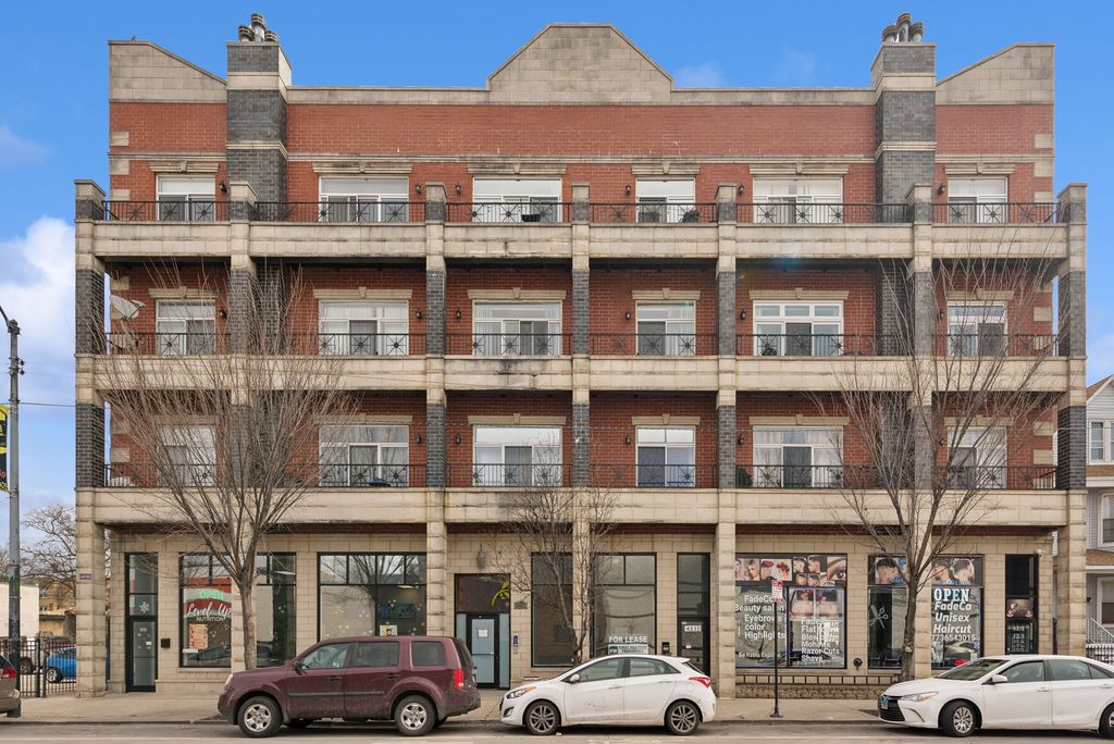 4235 N Kedzie Avenue 3B, Chicago, IL 60618