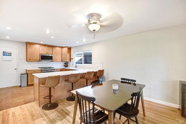 2236 Mission Blvd, Santa Rosa, CA 95409