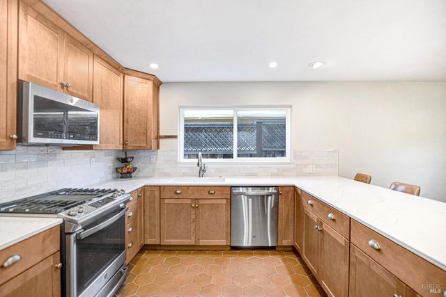 2236 Mission Blvd, Santa Rosa, CA 95409