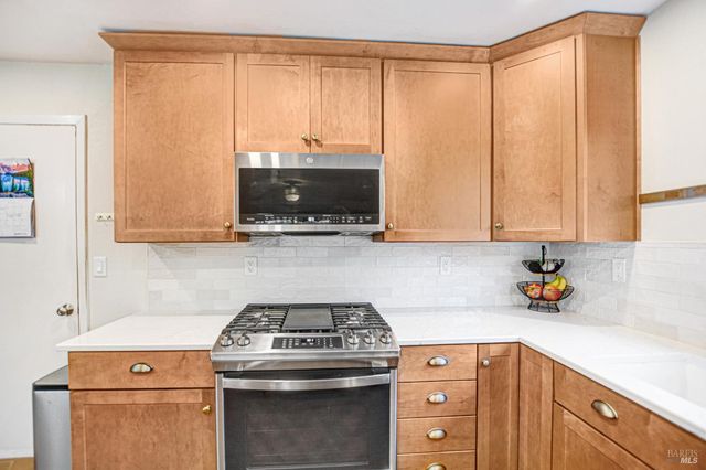 2236 Mission Blvd, Santa Rosa, CA 95409