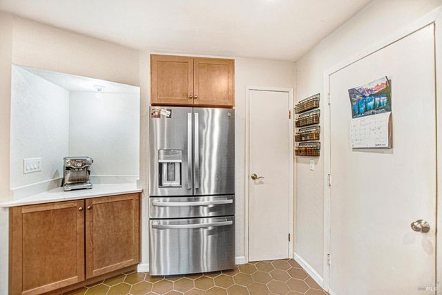 2236 Mission Blvd, Santa Rosa, CA 95409