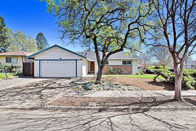 2236 Mission Blvd, Santa Rosa, CA 95409