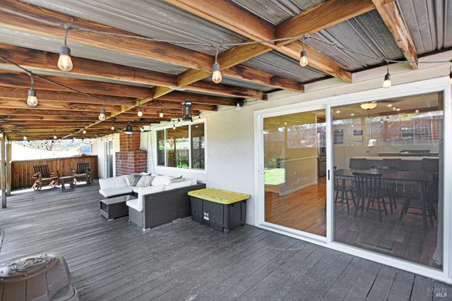 2236 Mission Blvd, Santa Rosa, CA 95409