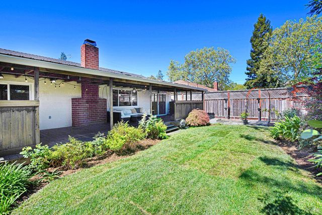 2236 Mission Blvd, Santa Rosa, CA 95409