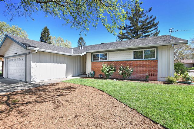 2236 Mission Blvd, Santa Rosa, CA 95409