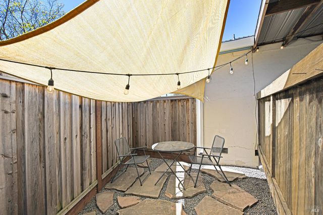 2236 Mission Blvd, Santa Rosa, CA 95409