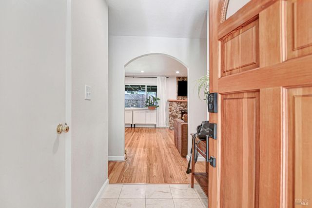 2236 Mission Blvd, Santa Rosa, CA 95409