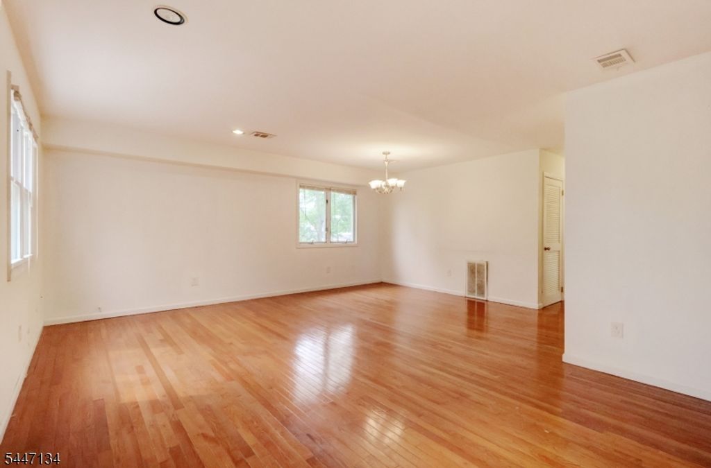 14 Lawrence St 3A, Bloomfield Twp., NJ 07003 — photo 4