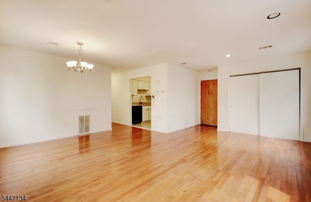 14 Lawrence St 3A, Bloomfield Twp., NJ 07003 — photo 5