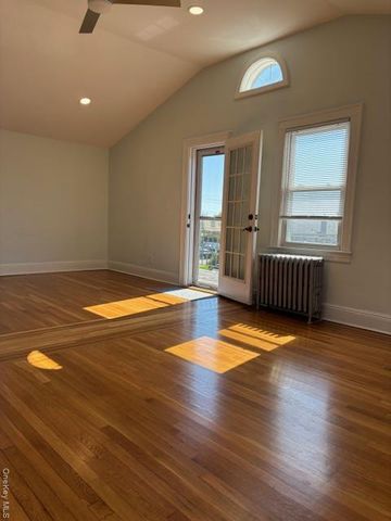 367 E Chester Street Upper, Long Beach, NY 11561