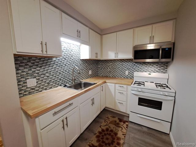 15854 Leona Drive, Redford, MI 48239