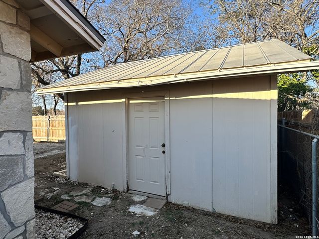 510 Lake Drive, Kerrville, TX 78028