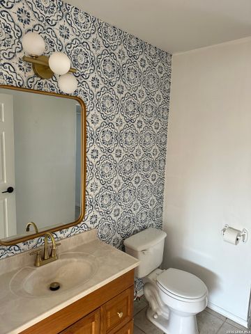 510 Lake Drive, Kerrville, TX 78028