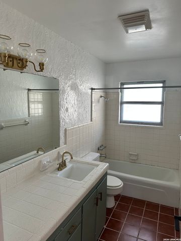 510 Lake Drive, Kerrville, TX 78028