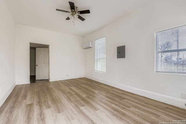 102 Aganier, San Antonio, TX 78212