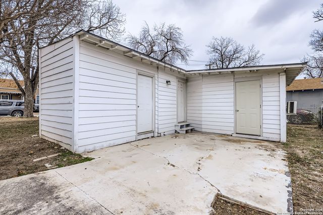 102 Aganier, San Antonio, TX 78212