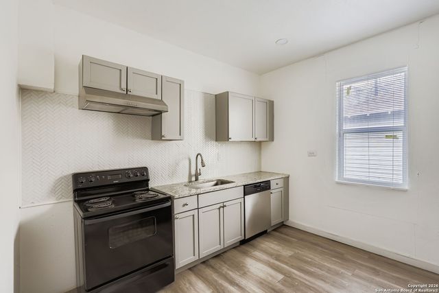 102 Aganier, San Antonio, TX 78212