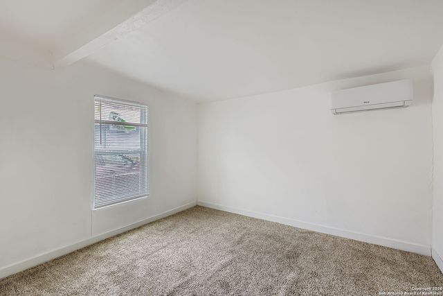 102 Aganier, San Antonio, TX 78212