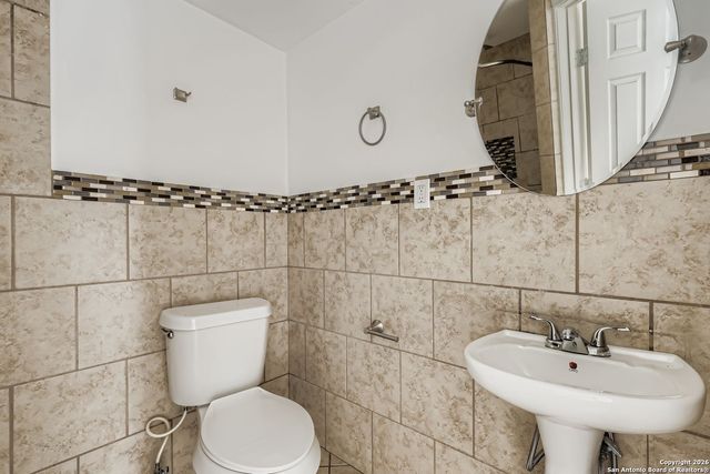 102 Aganier, San Antonio, TX 78212