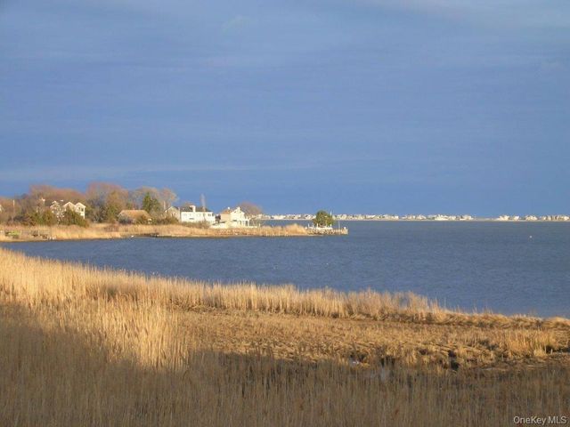 59 Watchogue Avenue 25, East Moriches, NY 11940