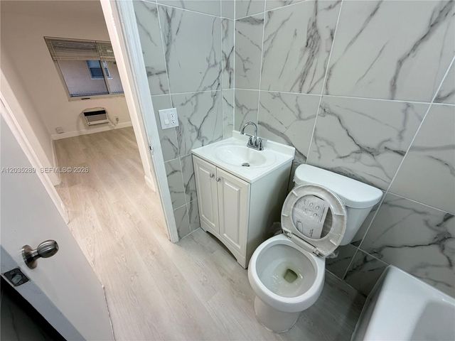 2417 NW 20th St 1, Fort Lauderdale, FL 33311